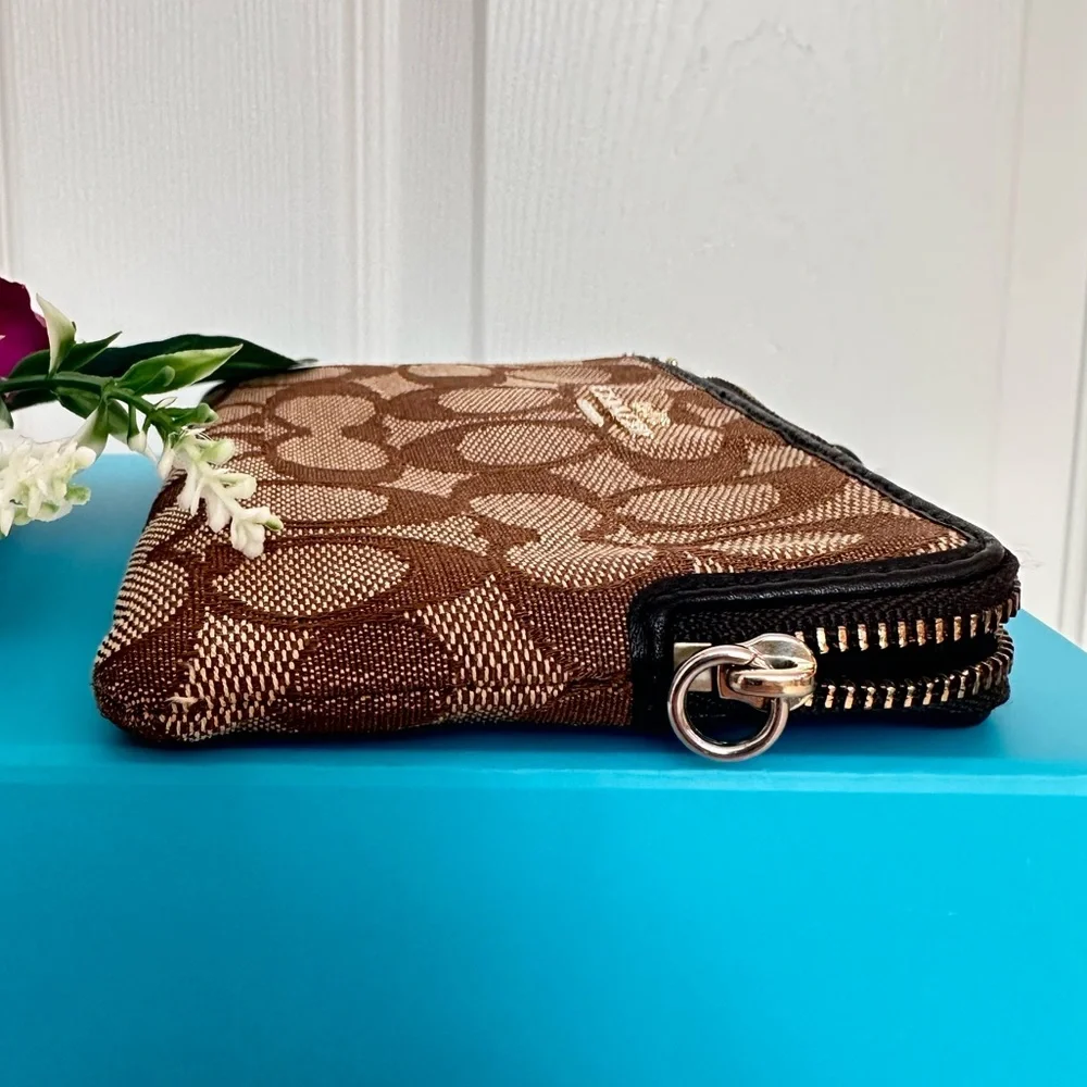 #68 COACH ~ Signature Brown and Cream w/Black Leather Wristlet Strap and Hangtag